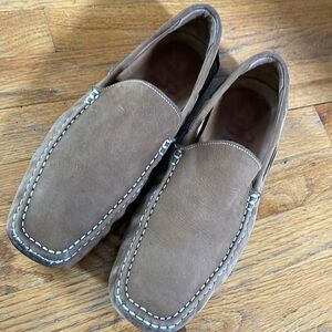 1901 tan nubuck driving shoe
